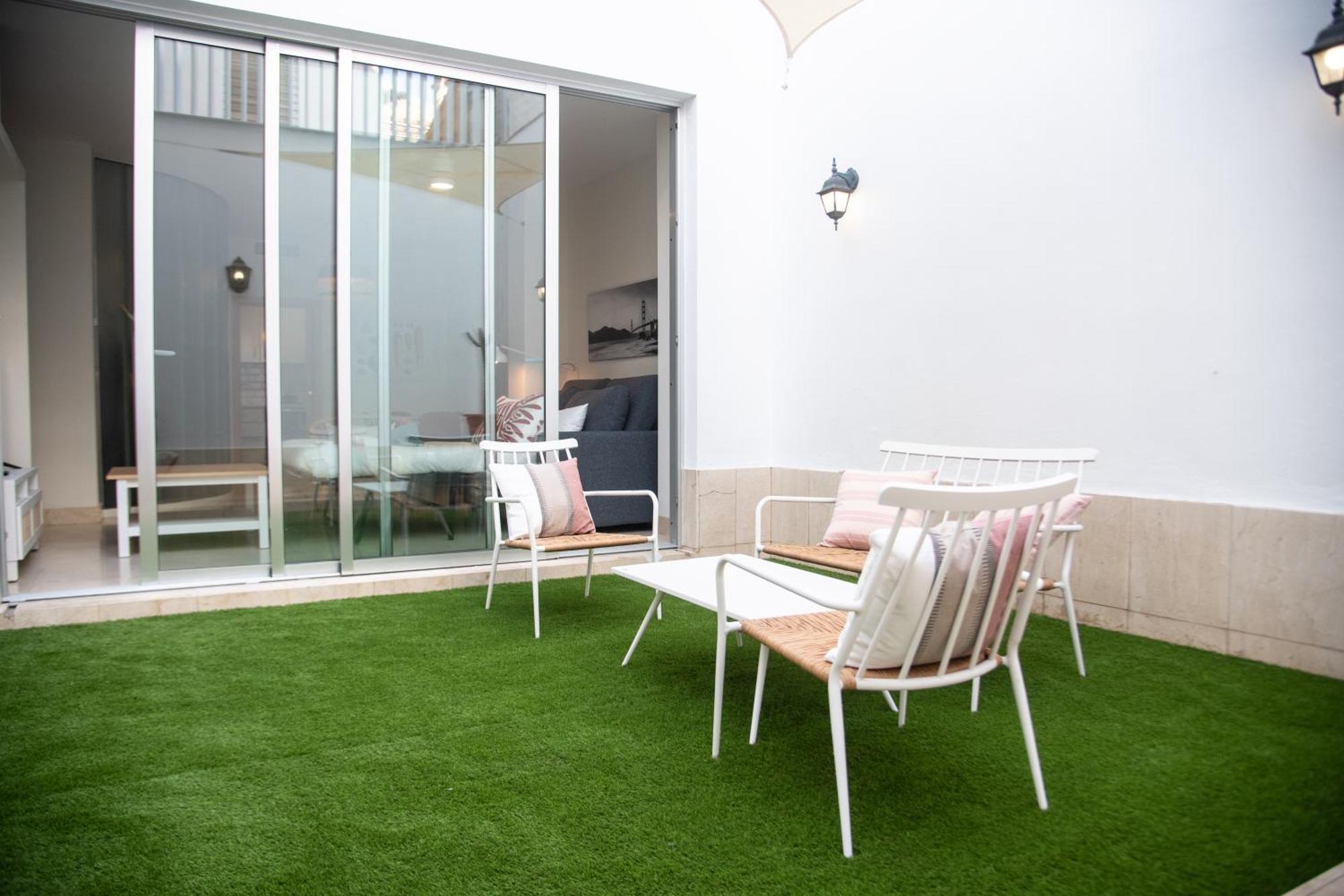 Tentudia Charming Apartments With Private Roof-Top Or Patio In San Bernardo By Ocityzen Sevilla Exteriér fotografie