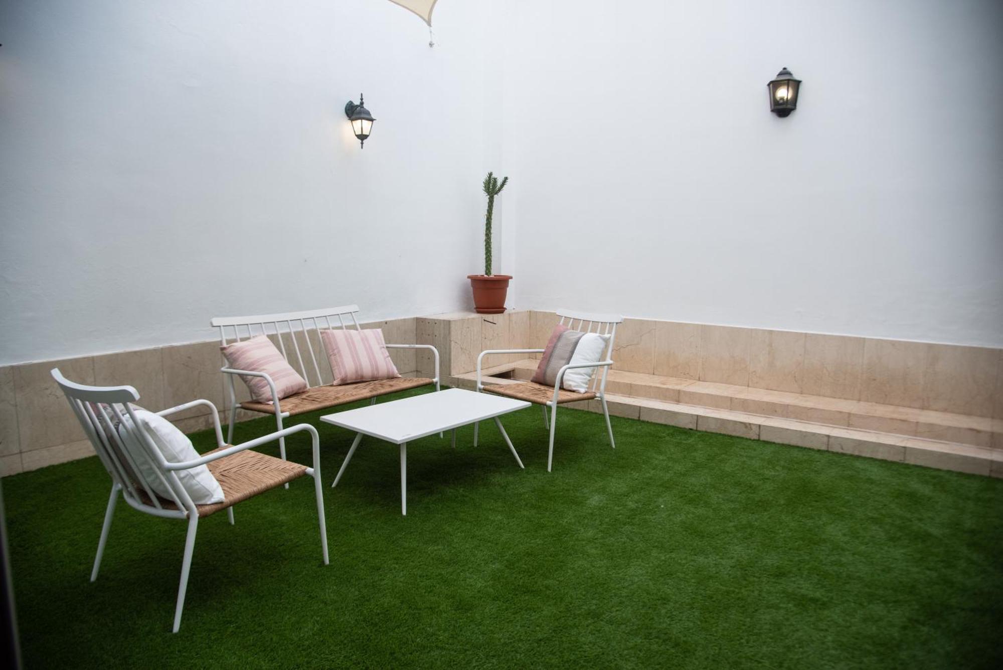 Tentudia Charming Apartments With Private Roof-Top Or Patio In San Bernardo By Ocityzen Sevilla Exteriér fotografie